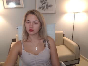 avery_luxary chaturbate