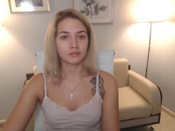 avery_luxary chaturbate