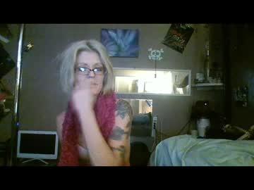 blond_damour chaturbate