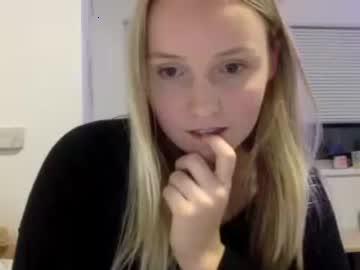 blonde_college_cutie chaturbate