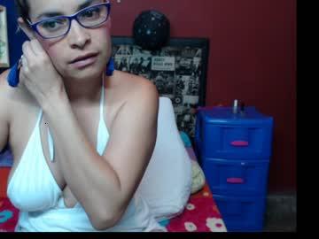 carovelez2004 chaturbate