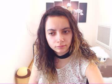 emilymellow chaturbate