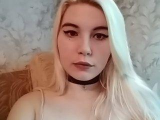 girlmeownya bongacams