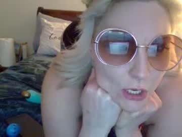 hellobadfkitty247 chaturbate