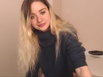 juicyblondyangel chaturbate