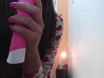 kiara_showmilk chaturbate