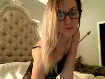 ladya2498 chaturbate