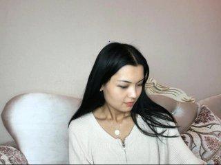 LittleLara bongacams