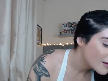 lucythedickwhisperer chaturbate