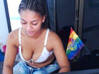 lunacollins18 bongacams