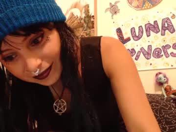 lunarainbow23 chaturbate