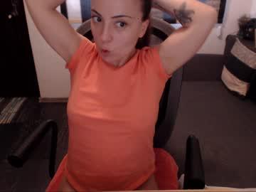 petitedanielle chaturbate