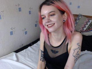 PinkyPeach bongacams