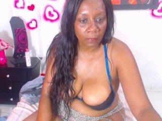 SEXYBLACKHOT4 bongacams