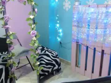 xara_cums chaturbate